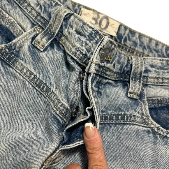 We The Free Relaxed Straight Wide Leg Button Fly Crop Jeans Sz 30 - Picture 9 of 12